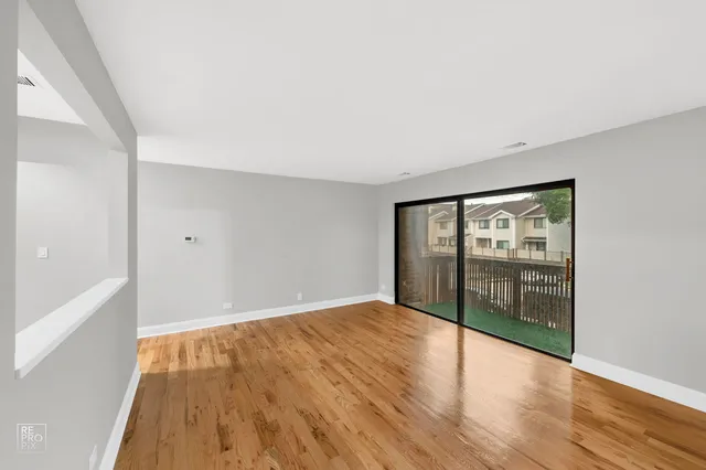 $169,000 | 3110 Pheasant Creek Drive, Unit 206, Northbrook, IL 60062