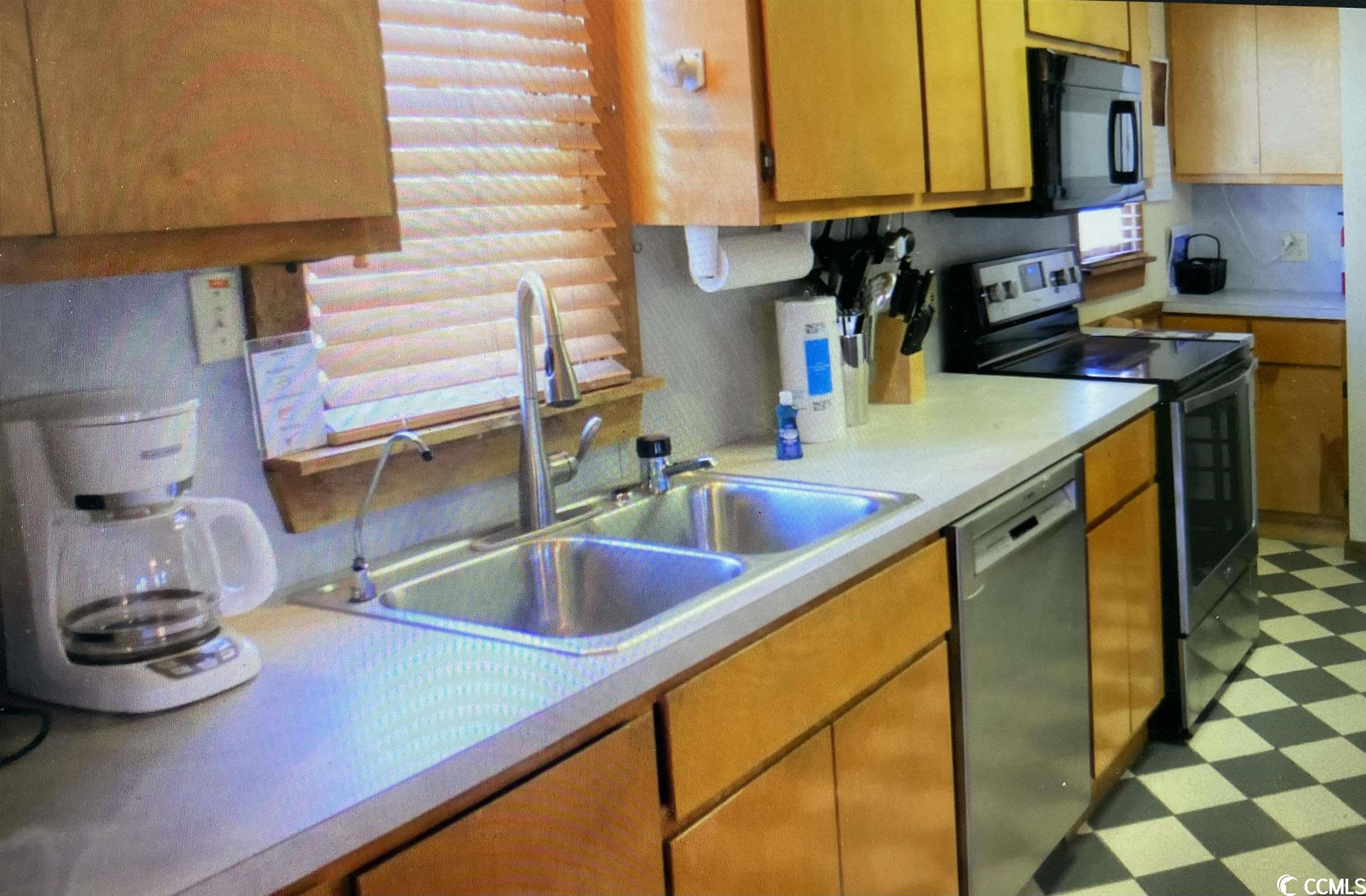 622 County Rd S-22-48 Pawleys Island, SC 29585 - Photo 5 of 19 Gallery Image 5