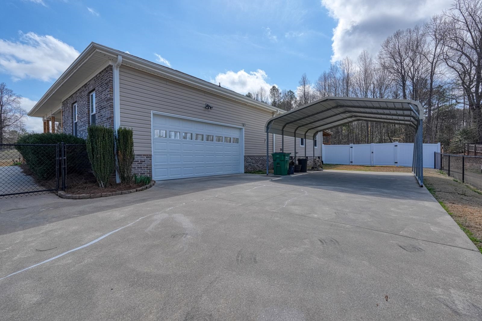 611 Pearson Town Road Moore, SC 29369 - Photo 4 of 46