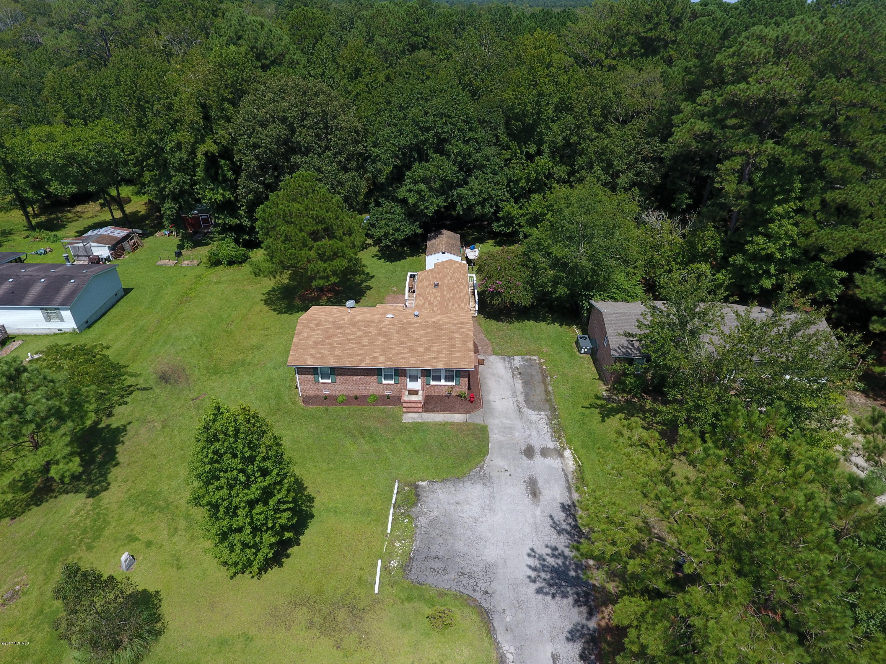 580 Roberts Road Newport, NC 28570 - Photo 2 of 37 DJI_0002