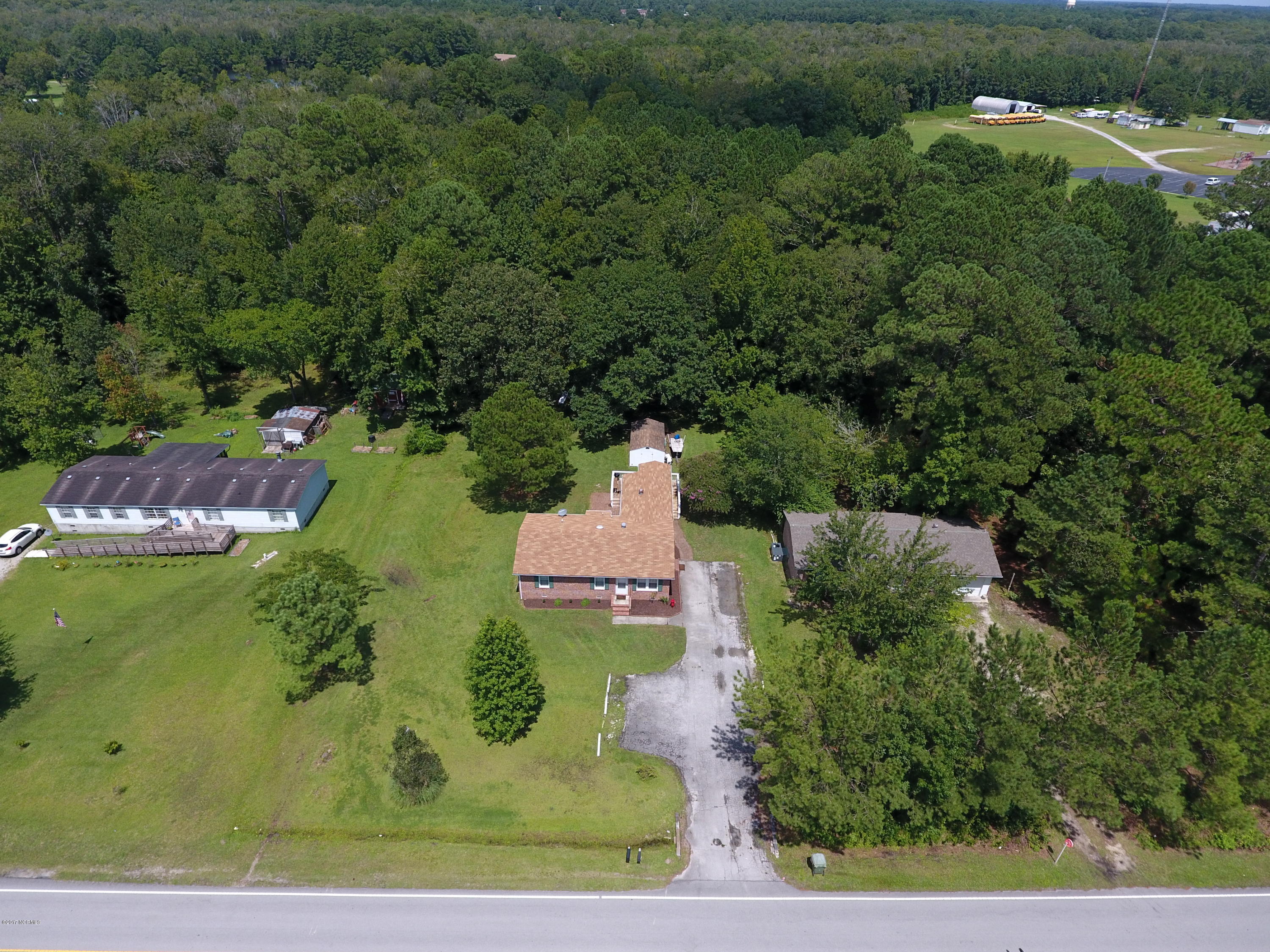 580 Roberts Road Newport, NC 28570 - Photo 3 of 37 DJI_0003