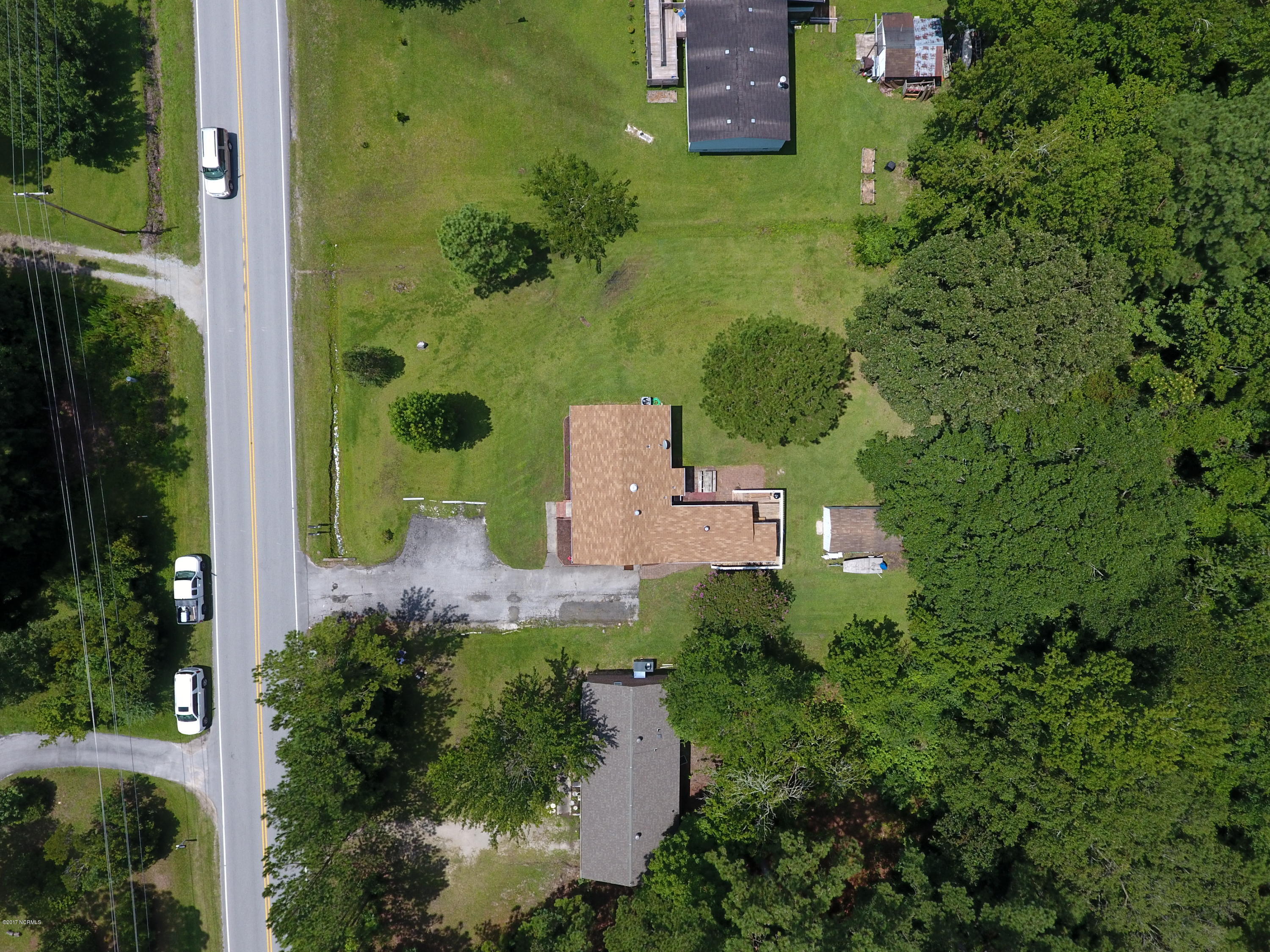 580 Roberts Road Newport, NC 28570 - Photo 4 of 37 DJI_0004