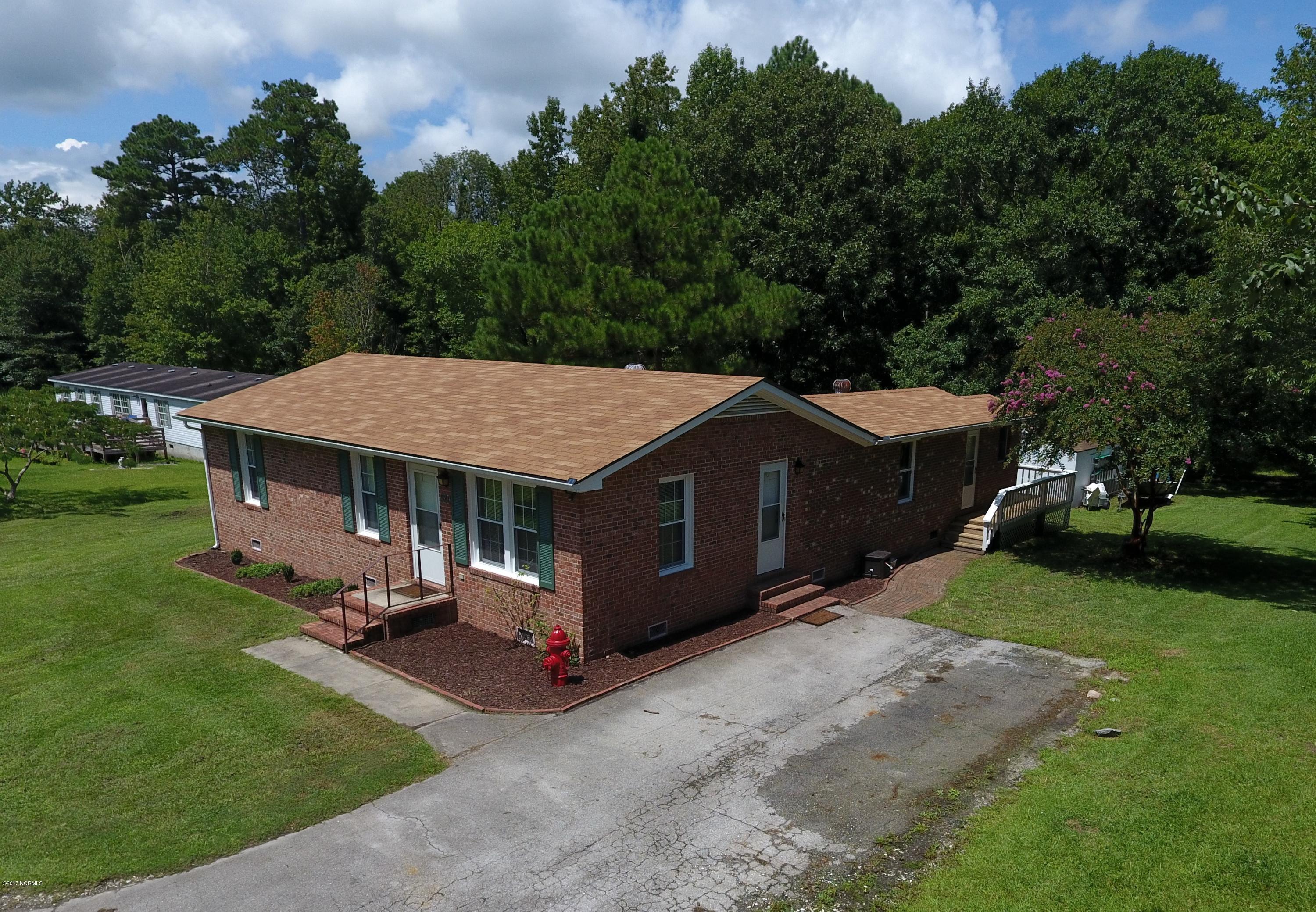 580 Roberts Road Newport, NC 28570 - Photo 6 of 37 DJI_0006