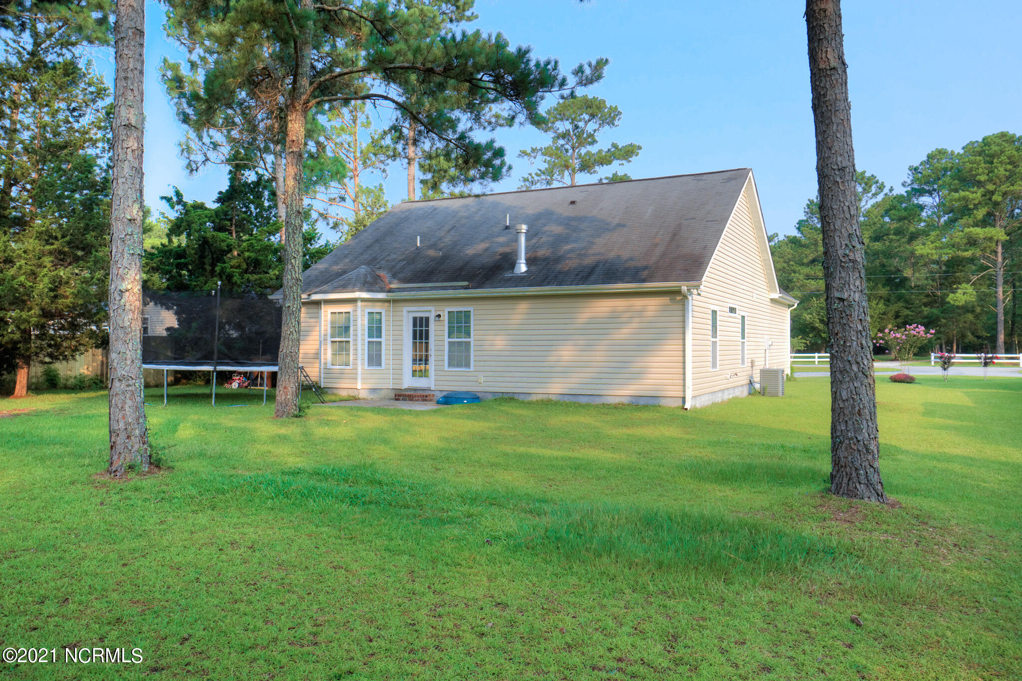 148 Van Riggs Road Hubert, NC 28539 - Photo 23 of 24 Exterior back 1