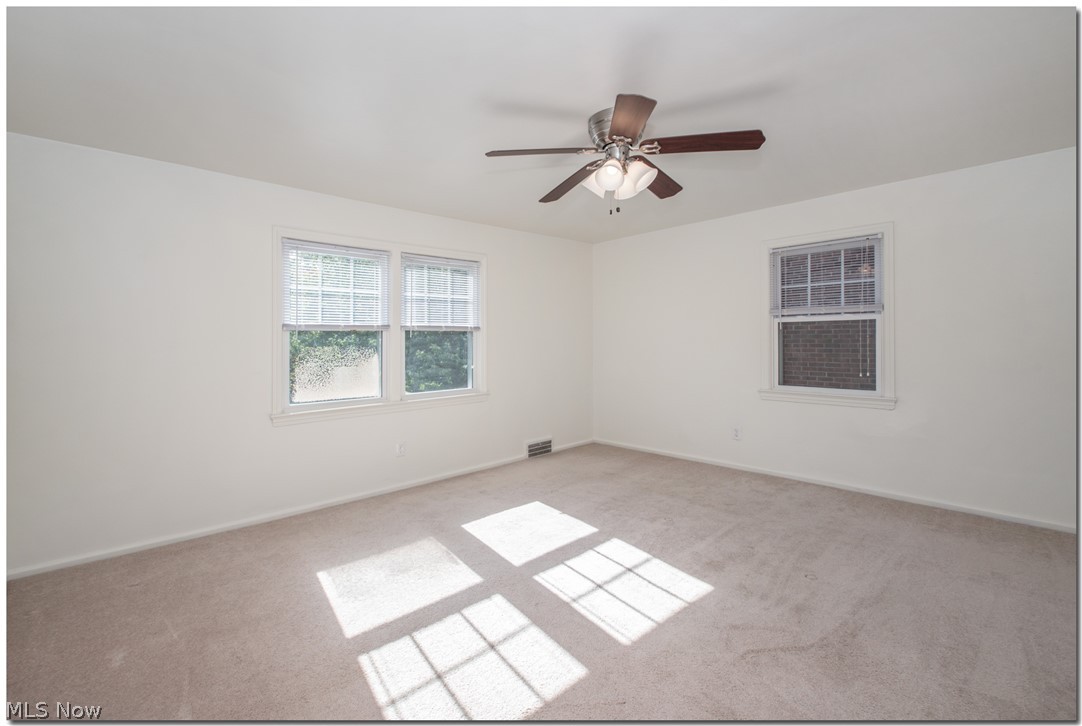 2416 Fenwick Road Cleveland, OH 44118 - Photo 19 of 35