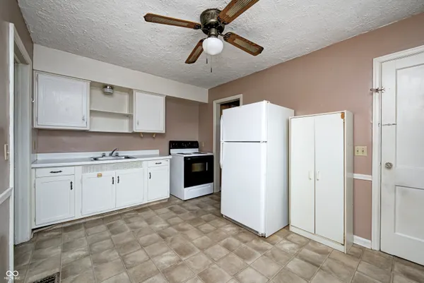 $850 | 5376 West 10th Street, Indianapolis, IN 46224