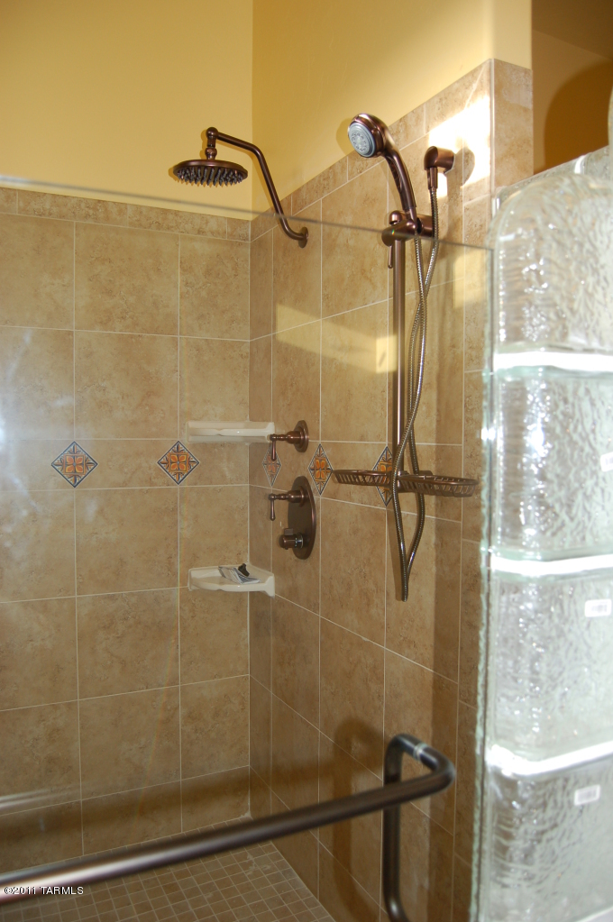 1005 West Panorama Road Tucson, AZ 85704 - Photo 17 of 34 Gallery Image 17