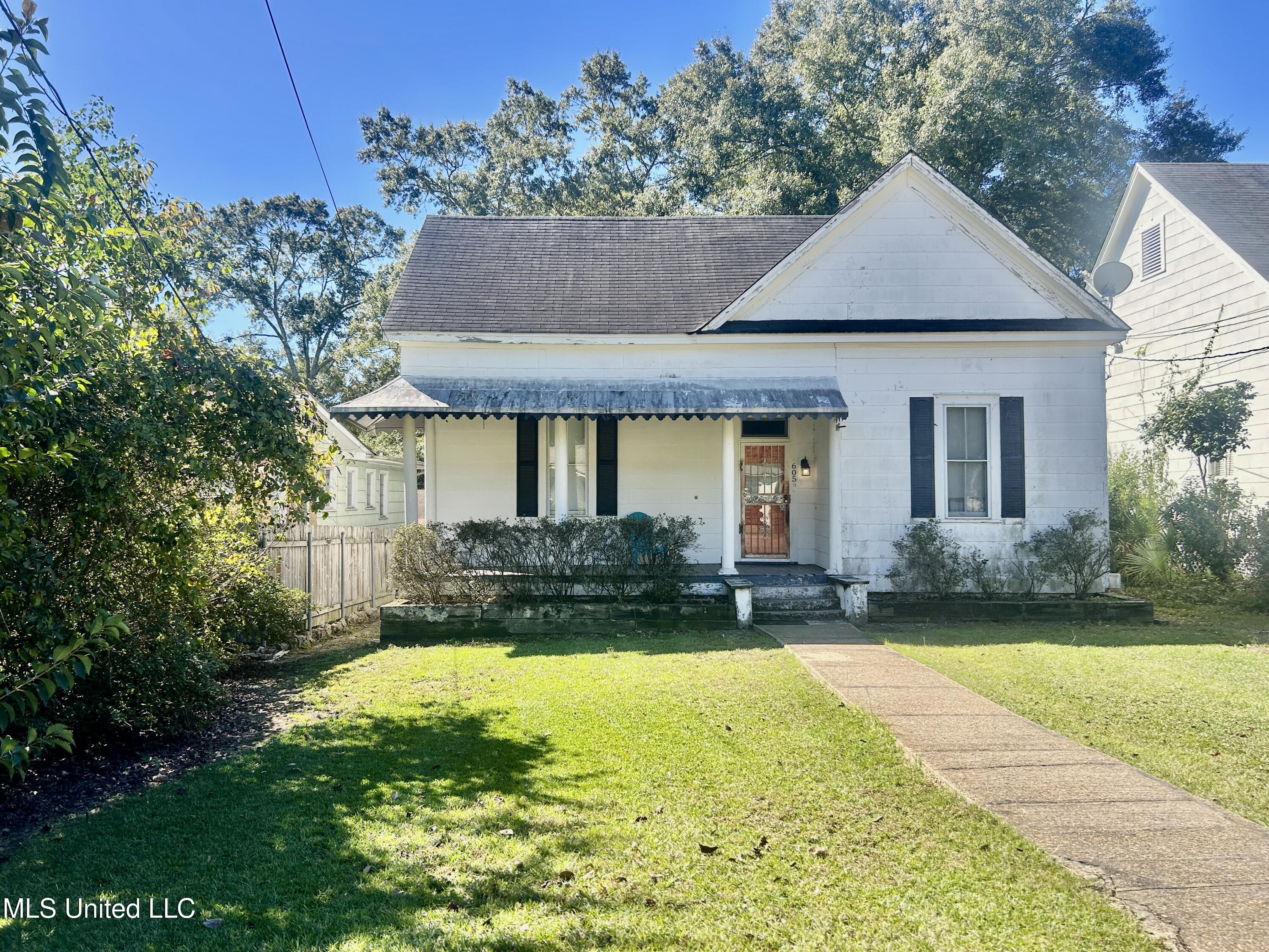 605 Virginia Avenue McComb, MS 39648 - Photo 1 of 13 IMG_6509