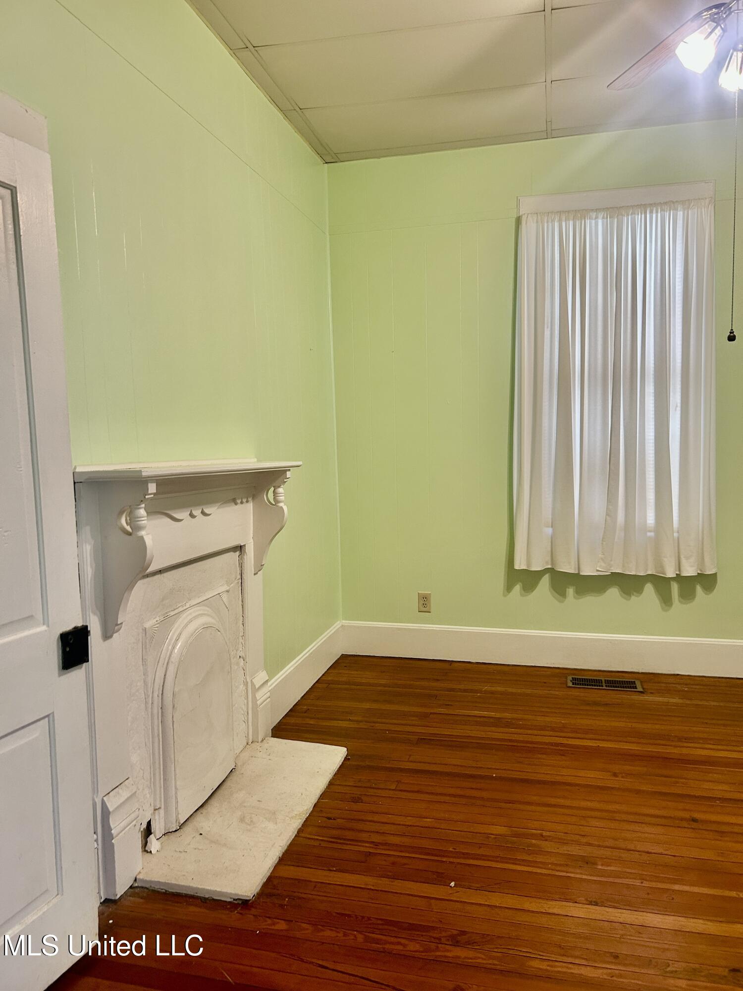 605 Virginia Avenue McComb, MS 39648 - Photo 3 of 13 IMG_6511