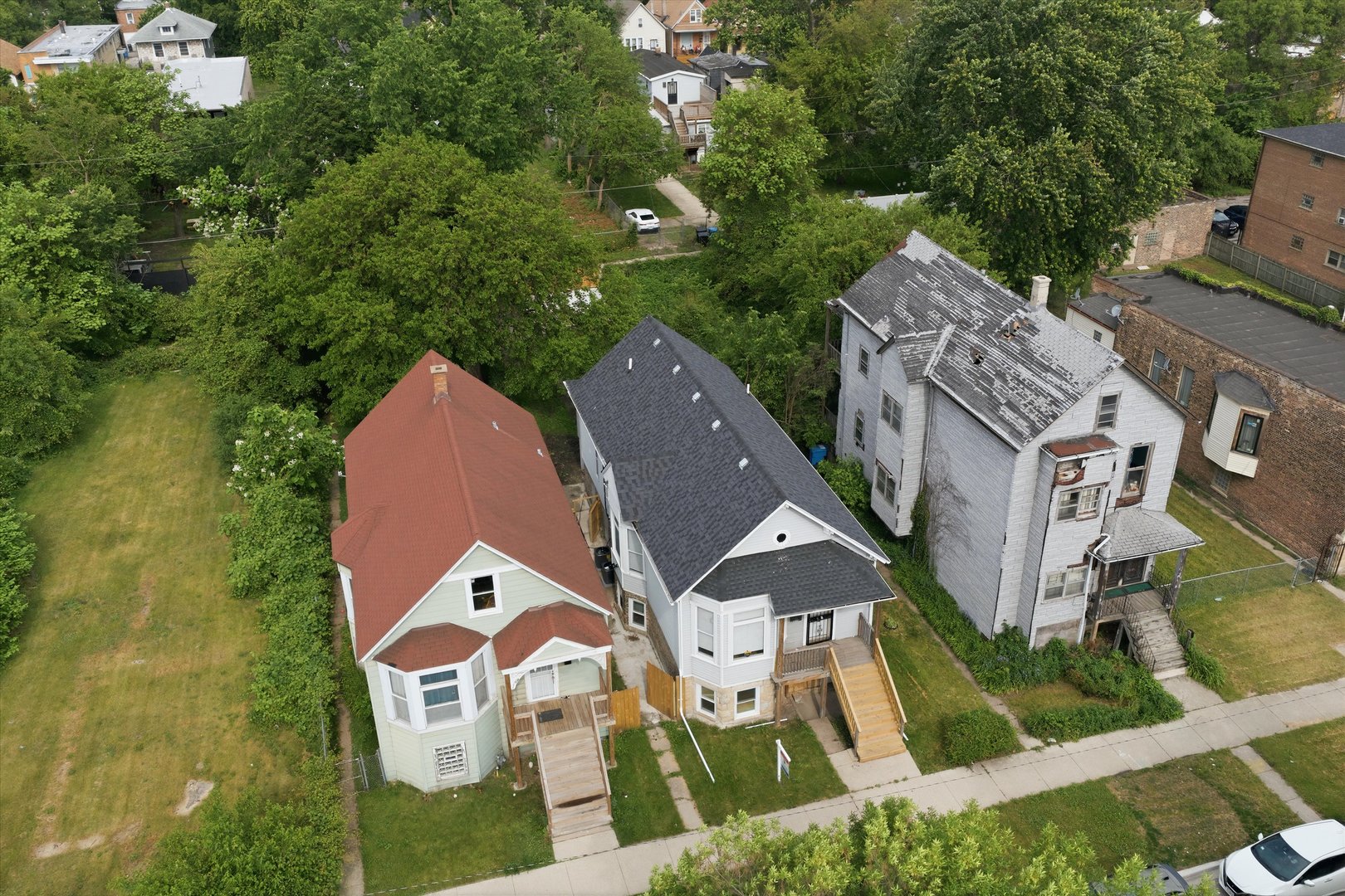 7828 South Escanaba Avenue Chicago, IL 60649 - Photo 38 of 41 an aerial view of a house