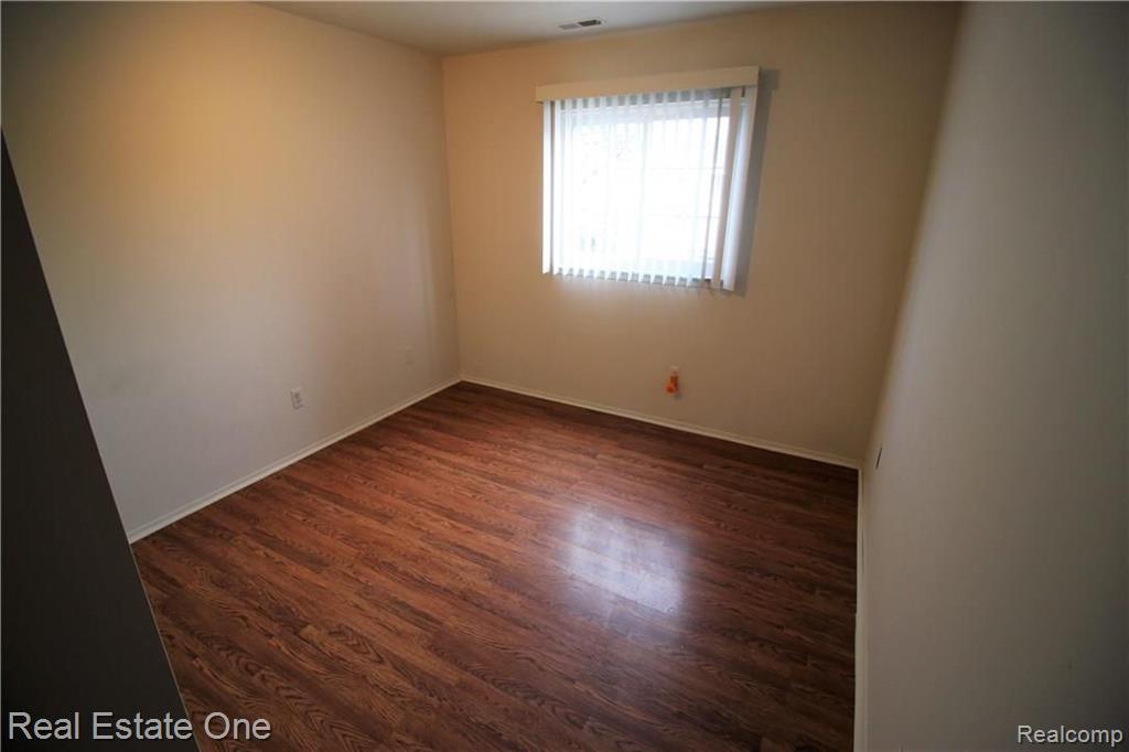 470 Baldwin Avenue Rochester, MI 48307 - Photo 22 of 29