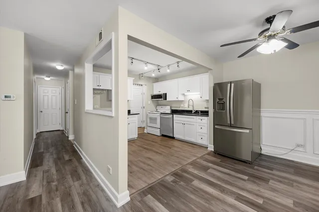 $179,000 | 7100 West 95th Street, Unit 312, Oak Lawn, IL 60453