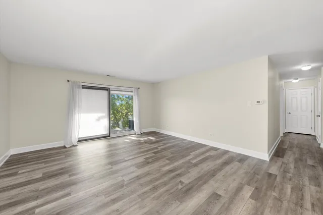 $179,000 | 7100 West 95th Street, Unit 312, Oak Lawn, IL 60453