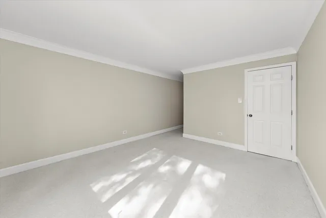 $179,000 | 7100 West 95th Street, Unit 312, Oak Lawn, IL 60453