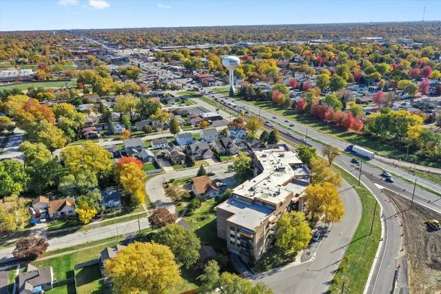 $179,000 | 7100 West 95th Street, Unit 312, Oak Lawn, IL 60453