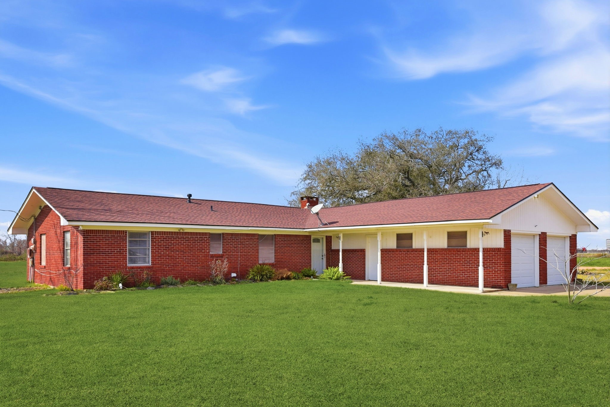 1839 West Henderson Road Angleton, TX 77515 - Photo 3 of 50
