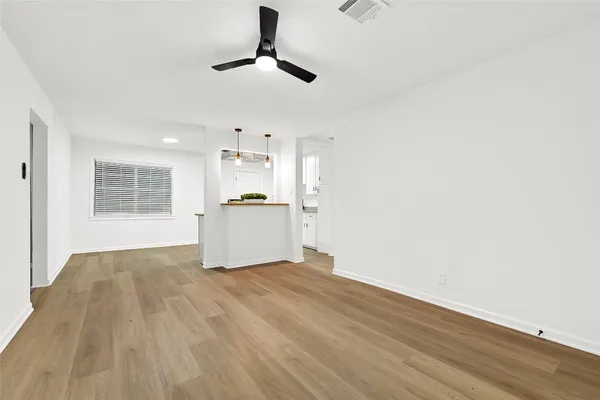 $1,600 | 3129 Airport Boulevard, Houston, TX 77051