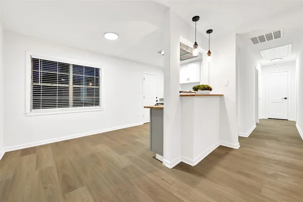 $1,600 | 3129 Airport Boulevard, Houston, TX 77051