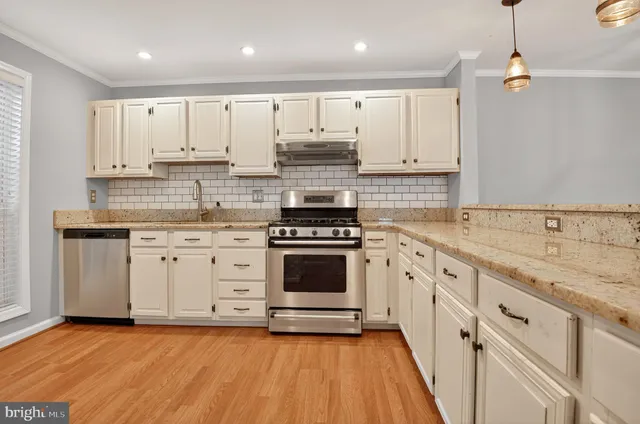 $2,750 | 9919 Oakton Terrace Road, Oakton, VA 22124