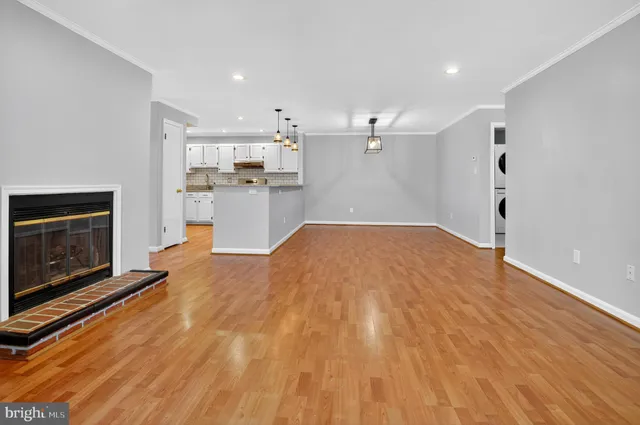 $2,750 | 9919 Oakton Terrace Road, Oakton, VA 22124