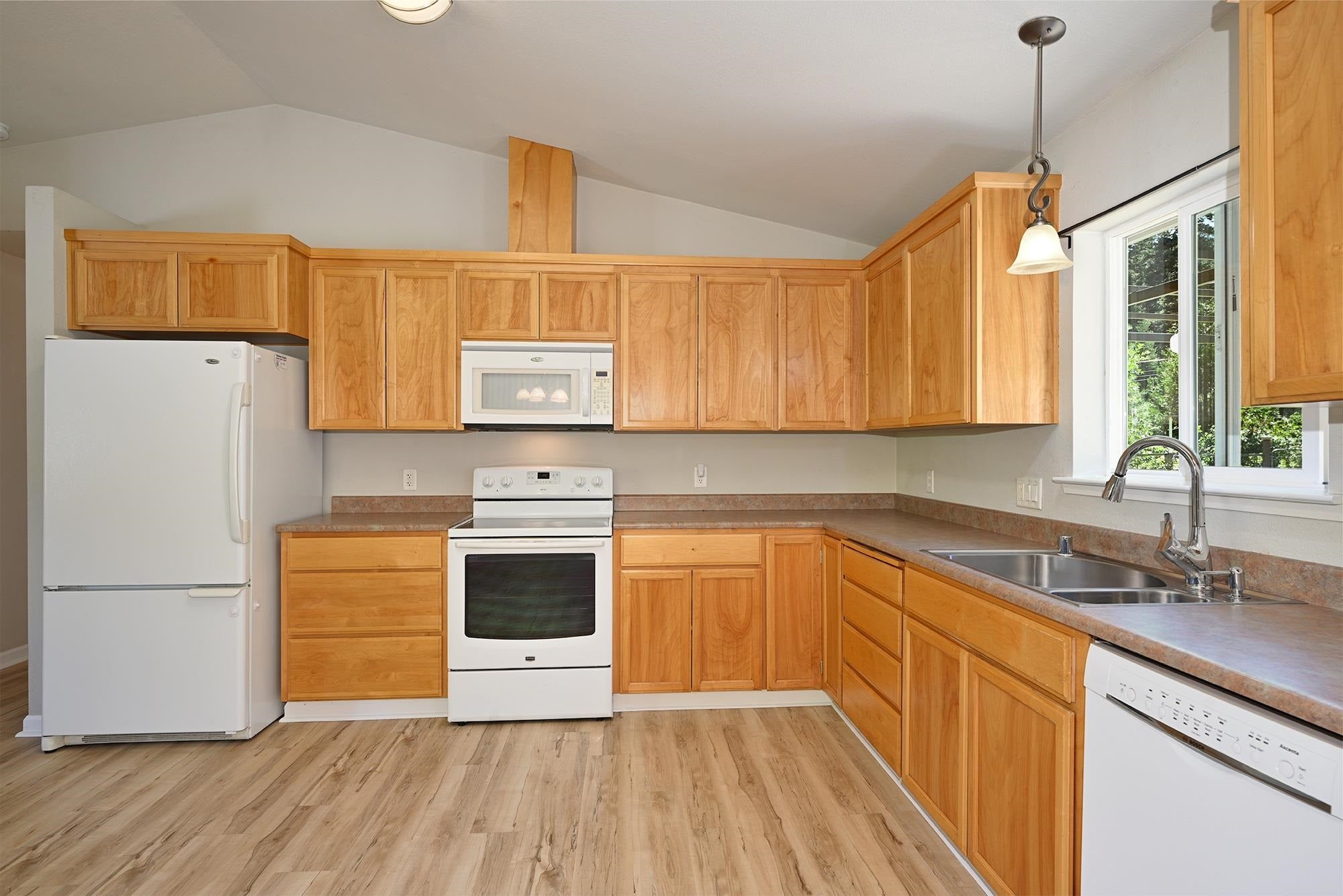 1647 Davis Place Road Mount Shasta, CA 96067 - Photo 13 of 41 Gallery Image 13