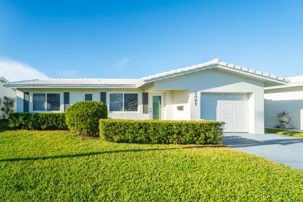 $372,900 | 2095 Southwest 14th Avenue, Boynton Beach, FL 33426