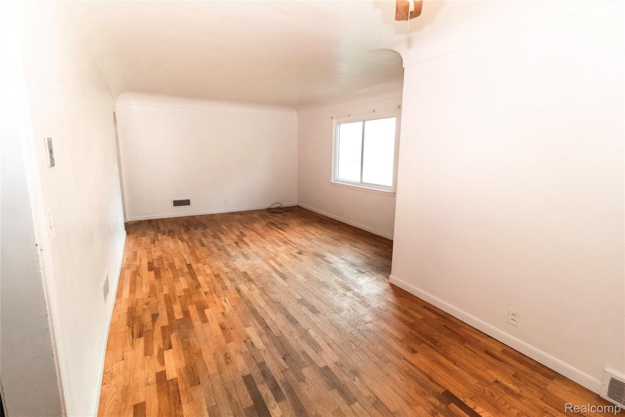 1759 Millville Road Lapeer, MI 48446 - Photo 10 of 23 Living Room.jpg