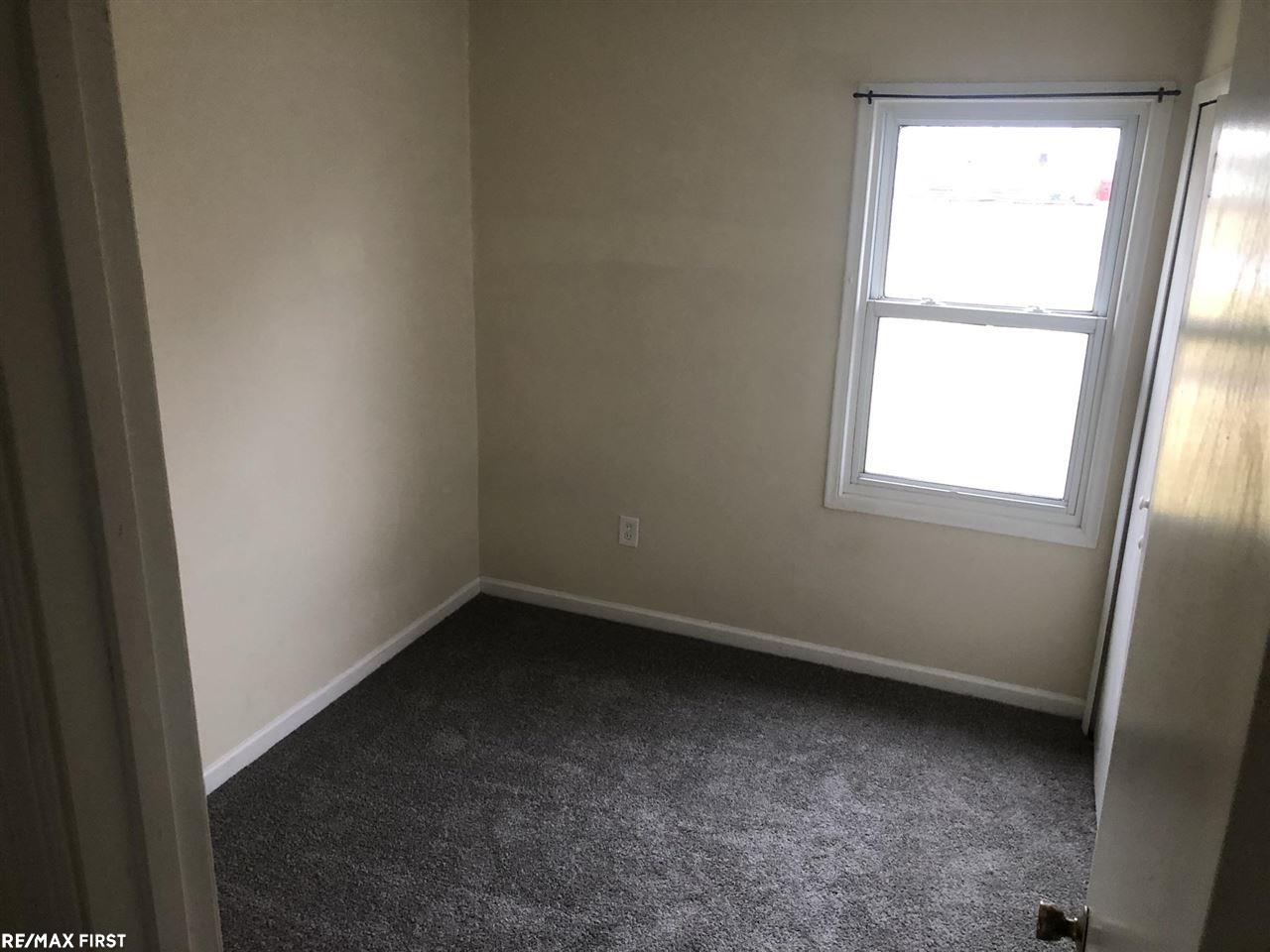 25189 Hayes Road Warren, MI 48089 - Photo 6 of 12