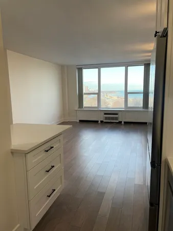 $2,950 | 1550 North Lake Shore Drive, Unit 10C, Chicago, IL 60610