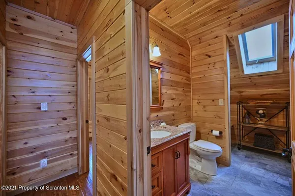 a view of bedroom and bedroom