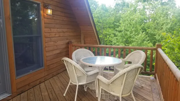 $3,500 | 2 Green Mountain Place, Moscow, PA 18444