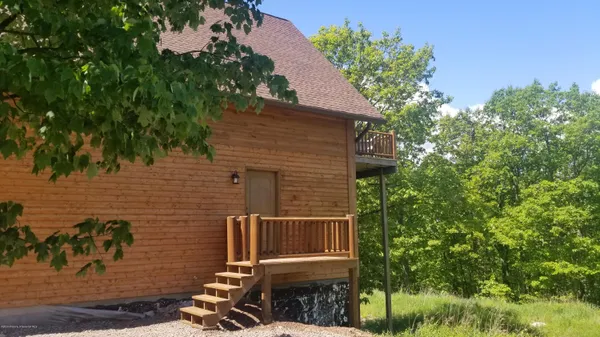 $3,500 | 2 Green Mountain Place, Moscow, PA 18444