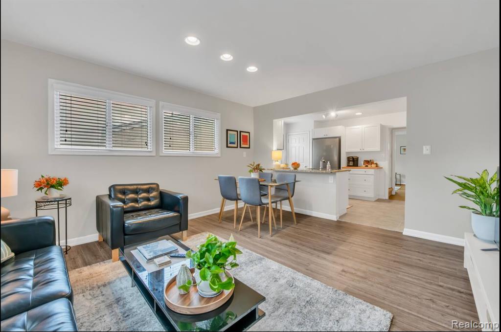 3308 Harvard Road Royal Oak, MI 48073 - Photo 5 of 15