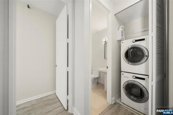$4,300 | 100 Carlyle Drive, Unit 4EN, Cliffside Park, NJ 07010