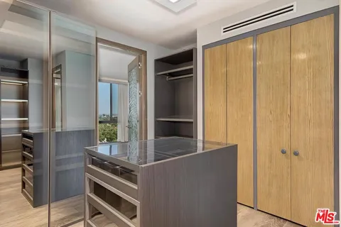 $3,495,000 | 211 South Spalding Drive, Unit 603S, Beverly Hills, CA 90212