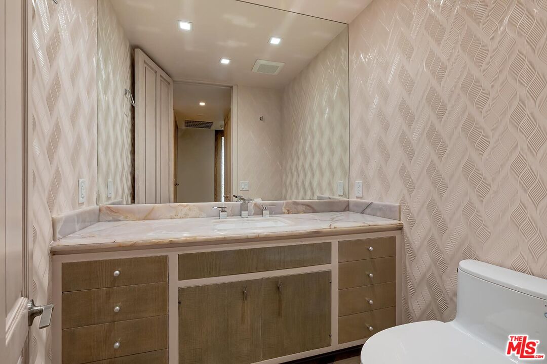 211 South Spalding Drive, Unit 603S Beverly Hills, CA 90212 - Photo 9 of 24