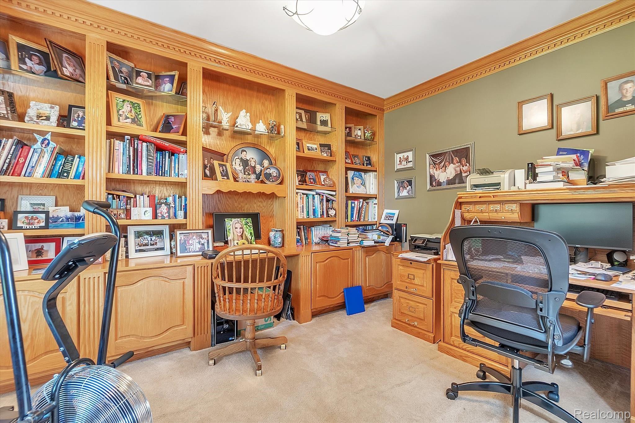2350 Granger Road Oxford, MI 48371 - Photo 23 of 85 Office/den with oak built-ins on main level