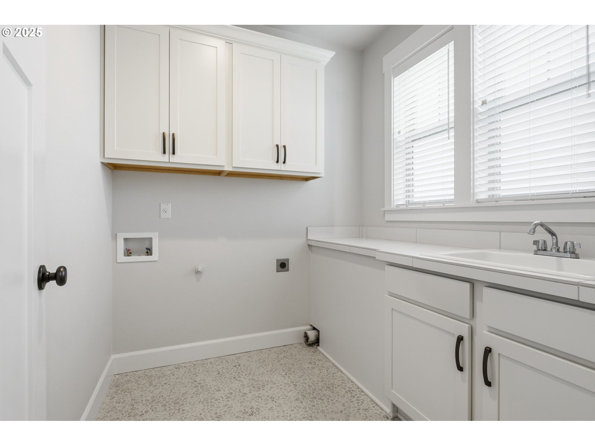 11936 Skellenger Way Oregon City, OR 97045 - Photo 22 of 32 a bathroom with a sink and a window
