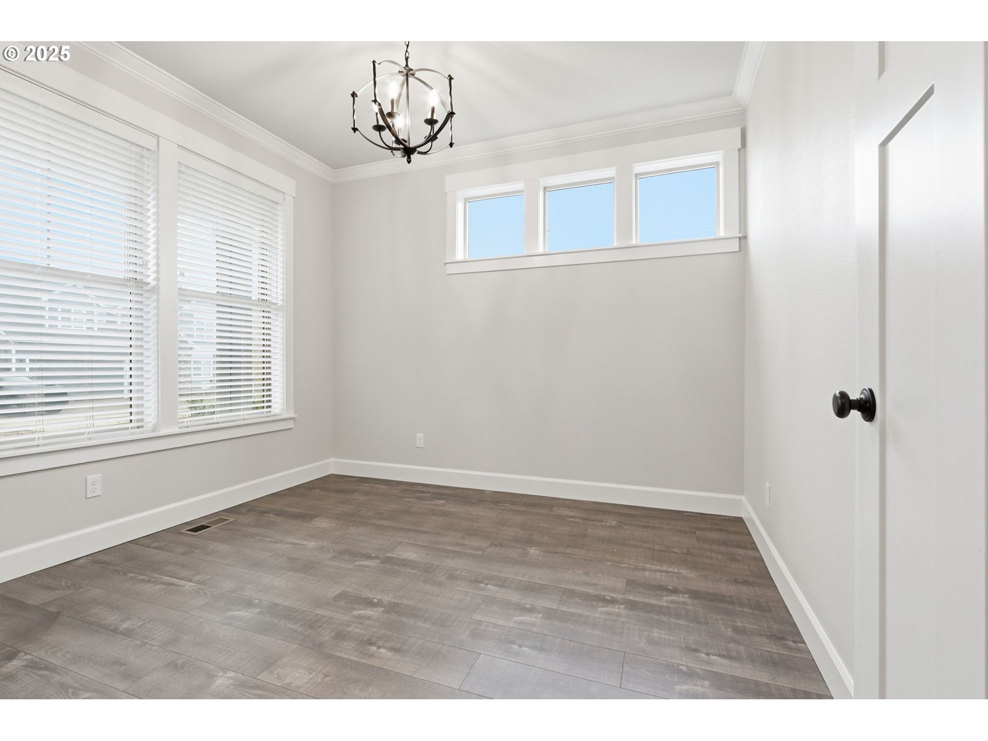 11936 Skellenger Way Oregon City, OR 97045 - Photo 10 of 32 a view of an empty room with a window