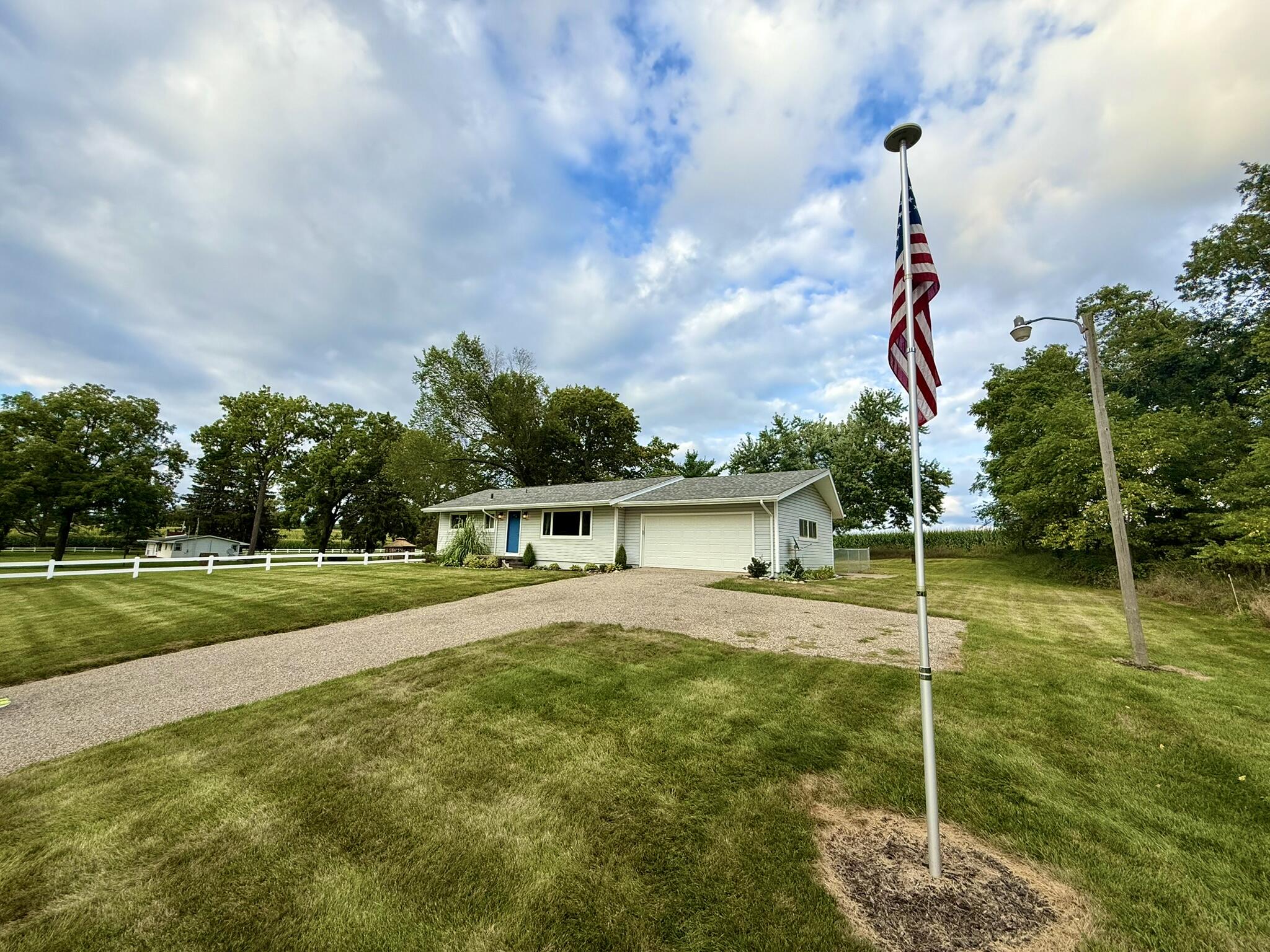 9813 Peterson Road Brooklyn, MI 49230 - Photo 4 of 37 Front