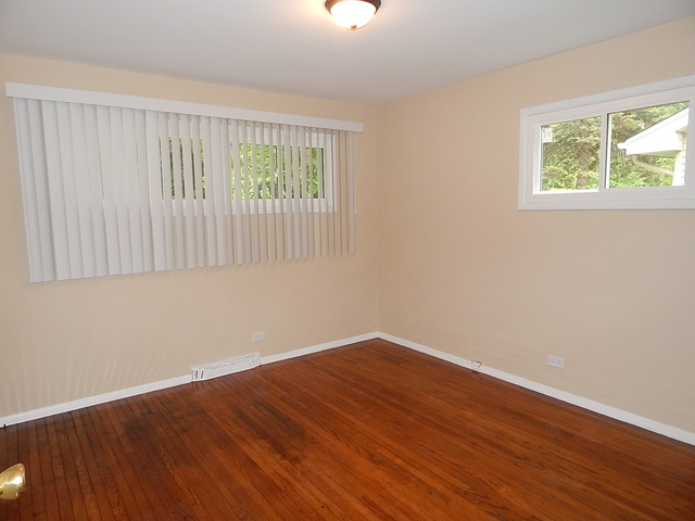 886 Diane Avenue Elgin, IL 60123 - Photo 9 of 22