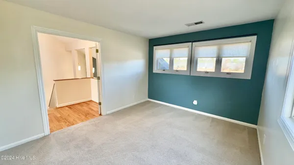 $2,300 | 125 Egret Court, Unit 305, Hampstead, NC 28443