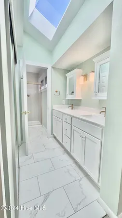 $2,300 | 125 Egret Court, Unit 305, Hampstead, NC 28443