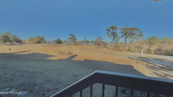 $2,300 | 125 Egret Court, Unit 305, Hampstead, NC 28443