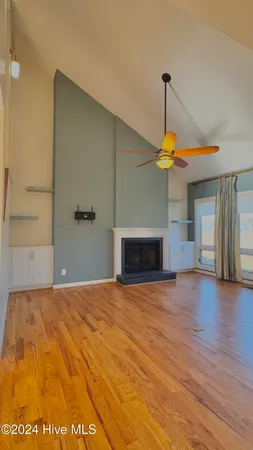 $2,300 | 125 Egret Court, Unit 305, Hampstead, NC 28443