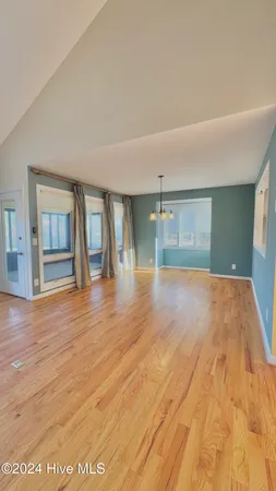 $2,300 | 125 Egret Court, Unit 305, Hampstead, NC 28443