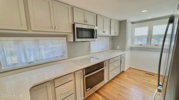 $2,300 | 125 Egret Court, Unit 305, Hampstead, NC 28443