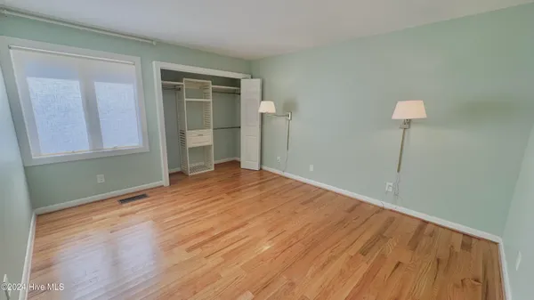 $2,300 | 125 Egret Court, Unit 305, Hampstead, NC 28443