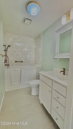 $2,300 | 125 Egret Court, Unit 305, Hampstead, NC 28443