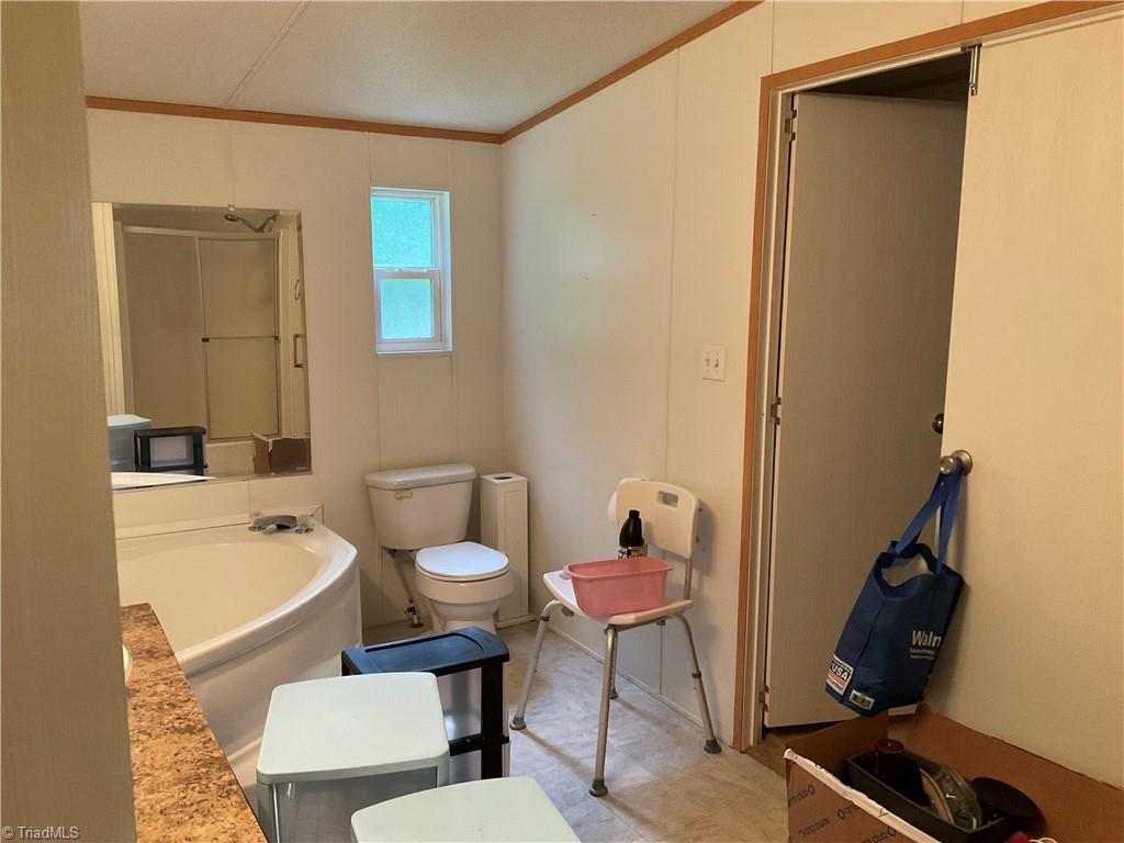 7290 Reddy Foxx Lane Thomasville, NC 27360 - Photo 11 of 21